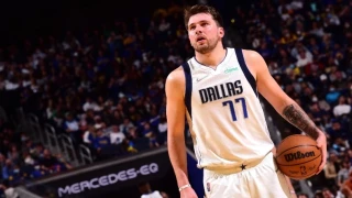 Διπλό των Μάβερικς, ήττα για Πίστονς