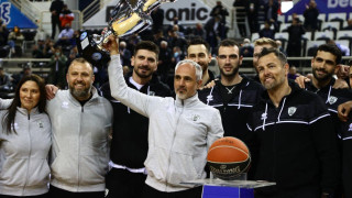 ΠΑΟΚ: Αποθέωση για την ομάδα βόλεϊ στον αγώνα μπάσκετ με τον Ολυμπιακό