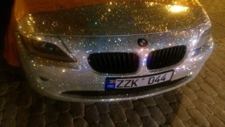 Η BMW ντυμένη με Swarovski στη Σκιώνη Χαλκιδικής!