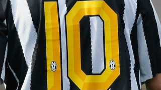 Και το θρυλικό νούμερο 10 πάει στον... 