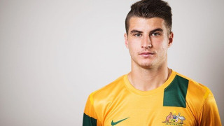 Η υπόκλιση Μουρίνιο σε Άντονις και οι κλωτσιές σε Αζάρ! (VIDEO)