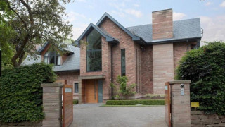 Πουλάει το σπίτι του ο Φιλ Νέβιλ (pics)