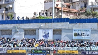 Στην προπόνηση φίλαθλοι της Λαμίας!