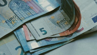 Οι πληρωμές από το υπουργείο Εργασίας, τον e-ΕΦΚΑ και τον ΟΑΕΔ έως τις 15 Απριλίου