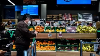 Σενάρια για νέο επίδομα ακρίβειας 200 ευρώ – Στο τραπέζι και η χορήγηση κάρτας τροφίμων