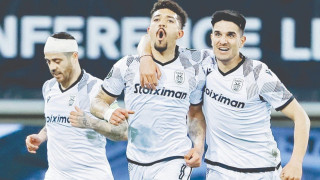 «Κύπελλο, μόνο εμείς» έλεγαν οι παίκτες στα αποδυτήρια του ΠΑΟΚ