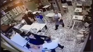 Τσαρούχας: «Ζητήσαμε πιστοποιητικά εμβολιασμού και τα... έσπασαν»