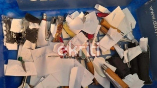 Γιατί γέμισε σουγιάδες το κουτί δίπλα στην είσοδο για το προσυνέδριο της Νέας Δημοκρατίας