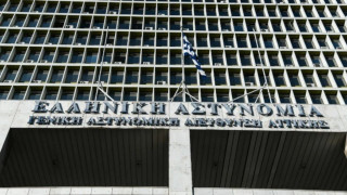 Υπόθεση αστυνομικού Βουλής: Ο αδερφός του παρέδωσε υπολογιστή στη ΓΑΔΑ (vid)