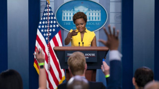 Συστήθηκε η νέα εκπρόσωπος του Λευκού Οίκου: «Είμαι ό,τι μισεί ο Τραμπ»