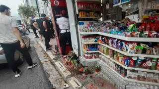 Βόλος-Απίστευτο τροχαίο: Της χύθηκε καφές στο αυτοκίνητο και τράκαρε σε… περίπτερο