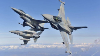 Πολεμική Αεροπορία: Με ποια νέα όπλα κάνει «αχτύπητα» τα F-16 και τα F-35