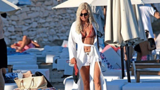 Μαρίνα Πατούλη: Τραγουδάει «Είσαι παιδί μου πειρασμός» και προκαλεί χαμό