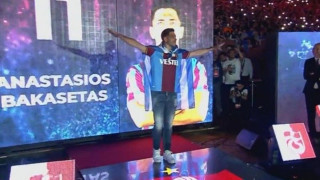 Υπό τους ήχους του ζεϊμπέκικου της Ευδοκίας στη φιέστα της Τραμπζόν ο Μπακασέτας