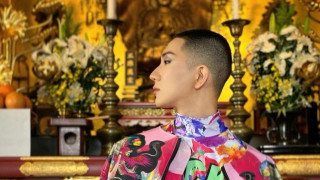 Μοναχός φοράει... ψηλοτάκουνα και κάνει μακιγιάζ