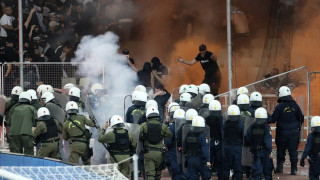 ΒΙΝΤΕΟ ΝΤΟΚΟΥΜΕΝΤΟ: Ανδρες των ΜΑΤ κάνουν άσεμνες χειρονομίες στην κερκίδα του ΠΑΟΚ