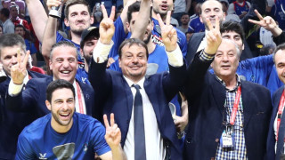 Ο Αταμάν έδειξε πάλι τις γροθιές του και ξεσήκωσε το κοινό!