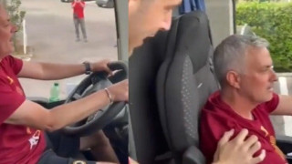 Μουρίνιο: Πήρε το τιμόνι από το πούλμαν της Ρόμα και παραλίγο να το χτυπήσει! (vid)