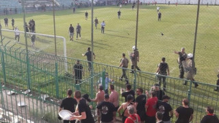 Άγριο ξύλο ανάμεσα σε οπαδούς της Παναχαϊκής και τα ΜΑΤ