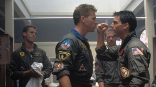 Πώς εμφάνισαν τον Βαλ Κίλμερ να μιλάει στο Top Gun ενώ έχει χάσει τη φωνή του