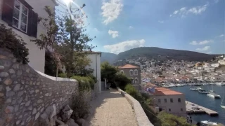 Δημήτρης Κοντομηνάς: Βγαίνει στο σφυρί η μυθική βίλα του στην Ύδρα