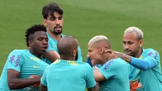 Πιάστηκαν στα χέρια Ριτσάρλισον και Βινίσιους!