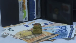 Έρχεται νέα αύξηση μισθών, πέραν του κατώτατου -Τι εξετάζει η κυβέρνηση