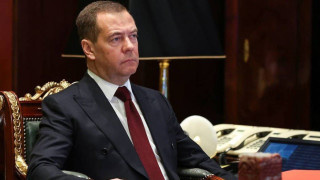 Medvedev: Η Ρωσία πολεμά μόνη της ολόκληρο το ΝΑΤΟ, θα το καταστρέψει