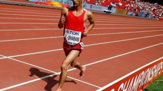 Ξυπόλητος δρομέας στο Πεκίνο (video)