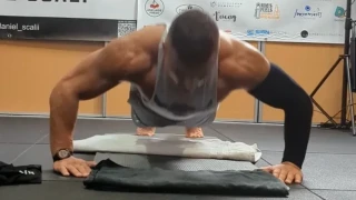 Ρεκόρ Γκίνες: Έκανε 3.182 push ups σε μία ώρα!