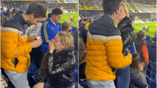 Γυναίκα έκανε πρόταση γάμου στον φίλο της σε αγώνα της Μπόκα