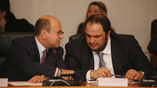 Με τον Βαγγέλη Μαρινάκη στην κεντρική σκηνή άρχισαν ήδη να συμβαίνουν σημεία και τέρατα...