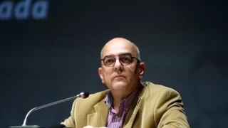 Επίθεση με γκαζάκια στο σπίτι του Μπάμπη Παπαδημητρίου