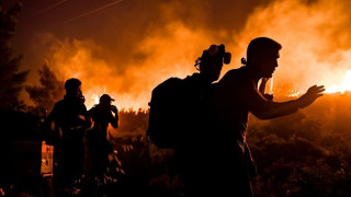 Στις φλόγες το βουνό της Πεντέλης - Εικόνες από την τεράστια καταστροφή (pics+vids)