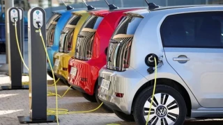 Κινούμαι Ηλεκτρικά 2: Σήμερα ανοίγει η πλατφόρμα - Πώς επιδοτούνται αυτοκίνητα και δίκυκλα