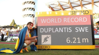 Άλμα επί κοντώ: «Βασιλιάς» παντού ο Ντουπλάντις, 5 στα 5 με παγκόσμιο ρεκόρ 6,21μ.!