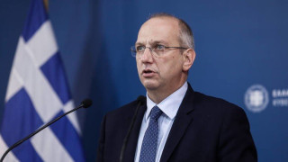 Γιάννης Οικονόμου: Εννιά μήνες η άδεια μητρότητας στον ιδιωτικό τομέα