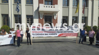 Καλαμαριά: Στα κάγκελα οι σχολικές καθαρίστριες-Παρουσία Αστυνομίας, τι απαντά ο δήμαρχος