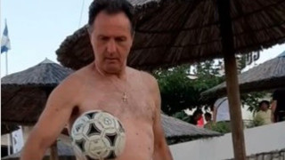 Μαγικά... στην παραλία από τον Κώστα Βέλλιο (vid)