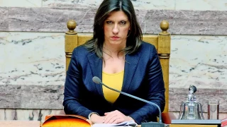 Απέβαλαν την Ζωή Κωνσταντοπούλου από γαλλικό δικαστήριο- Αρνήθηκε να αποχωρήσει και άλλαξαν αίθουσα