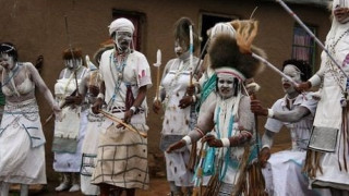 «Παίκτες της Premier League πληρώνουν μάγους για να τους φέρνουν τύχη»