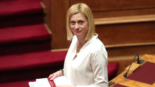 Αυτή είναι η προεκλογική αφίσα της Ραχήλ Μακρή (pic) 