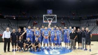 «Είμαστε όλοι δίπλα σας!»