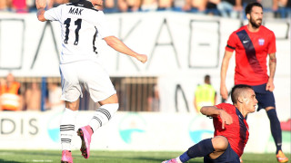 Βρίσκει ρυθμό  