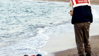 Γκράφιτι στη Βραζιλία η εικόνα του άτυχου Αϊλάν (pic)