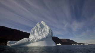 Τι δουλειά έχει ο Μπιλ Γκέιτς στη Γροιλανδία; Το «κυνήγι θησαυρού» των Κροίσων ενώ λιώνουν οι πάγοι