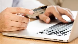 Σχέδιο για «έξυπνα» επιδόματα σε προπληρωμένη κάρτα