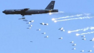 B-52 των ΗΠΑ χτυπούν για πρώτη φορά με πυρομαχικά JDAM 400 χιλιόμετρα από τα ρωσικά σύνορα στην Αρκτική
