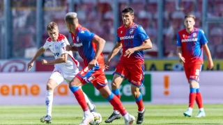 Τέσσερις μήνες αποκλεισμό στον Κιόσε για σπρώξιμο σε διαιτητή (Pic)