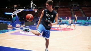 Λαρεντζάκης: «Δεν μ' αρέσει η λέξη φιλικό, θα παίξουμε σοβαρά με τη Μ.Βρετανία»